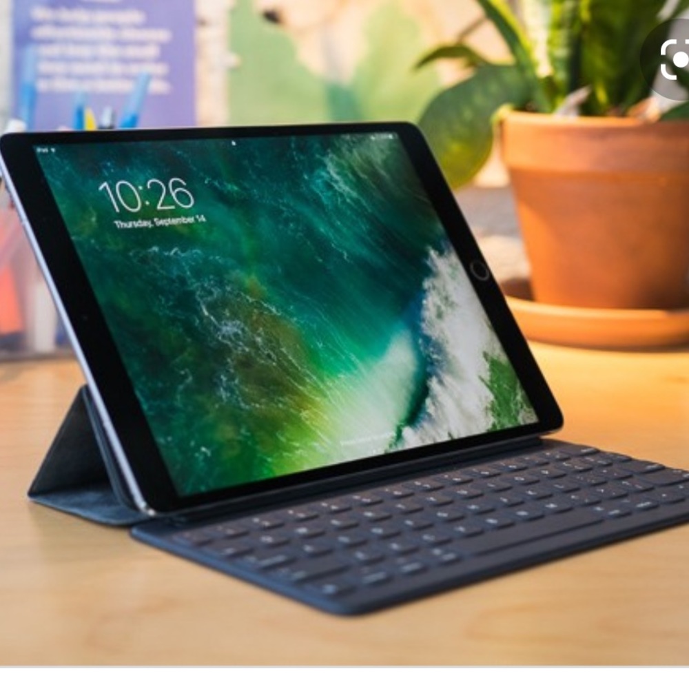 Apple Ipad Pro 10.5 Keyboard Case.